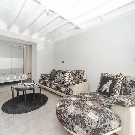 Mediteranska Street Apartment *