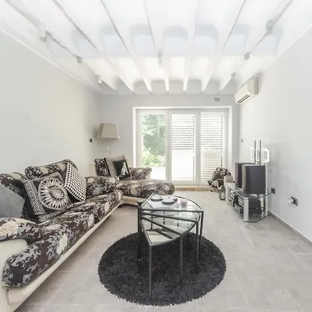 Apartment Mediteranska Street Budva